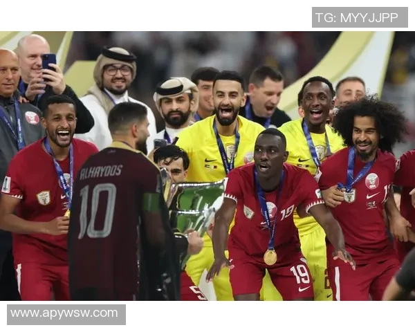 卡塔尔国际足球明星全景解析与历史成就回顾